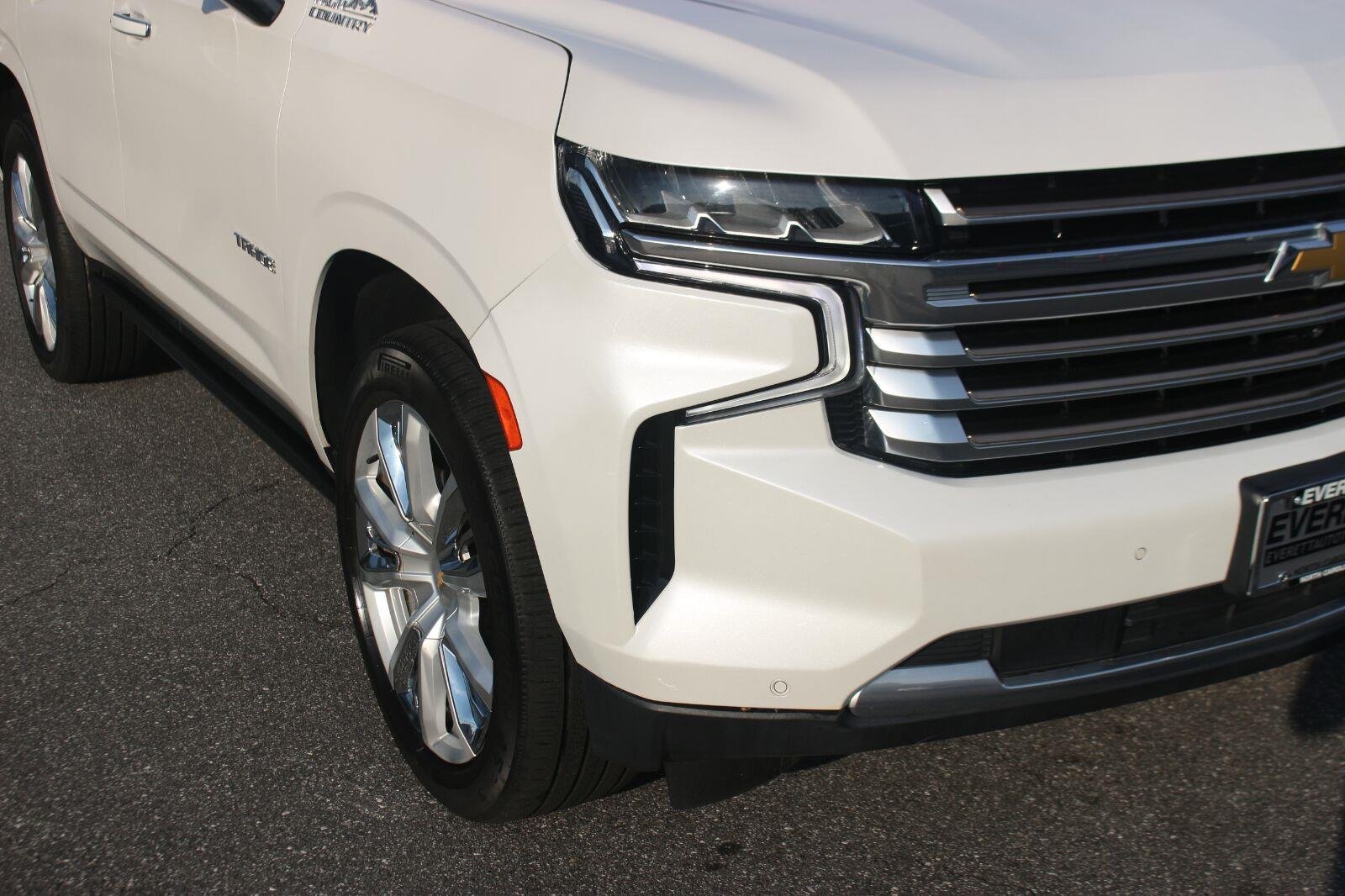 Used 2021 IRIDESCENT PEARL TRICOAT Chevrolet High Country image 8