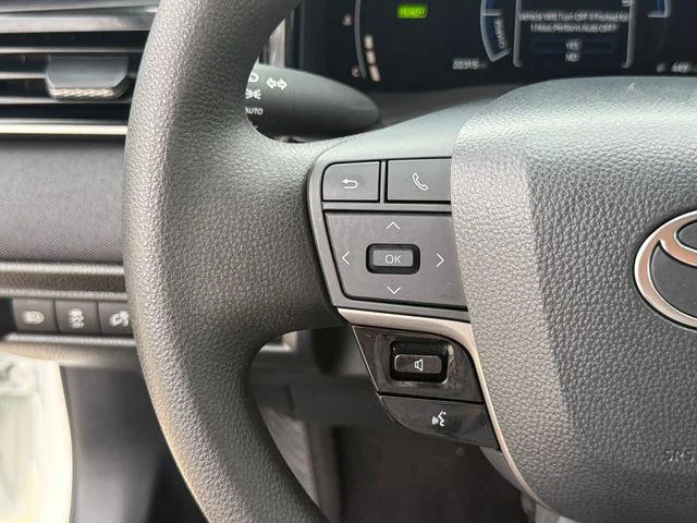 2025 Toyota Camry LE - Photo 45