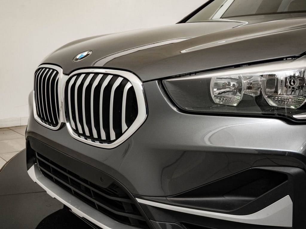 Used 2021 Mineral Gray Metallic BMW xDrive28i image 3