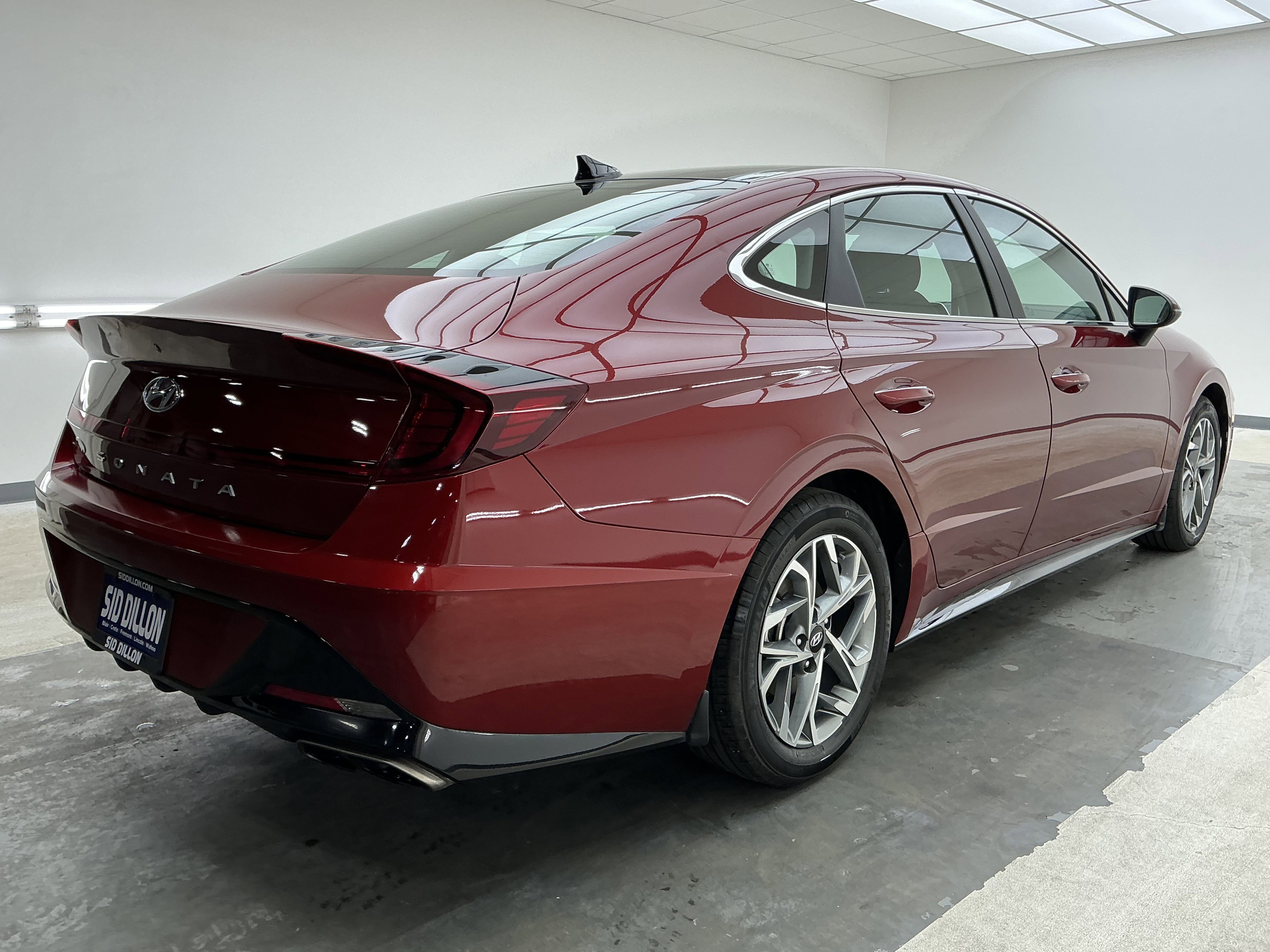 Used 2023 Ultimate Red Hyundai SEL image 4