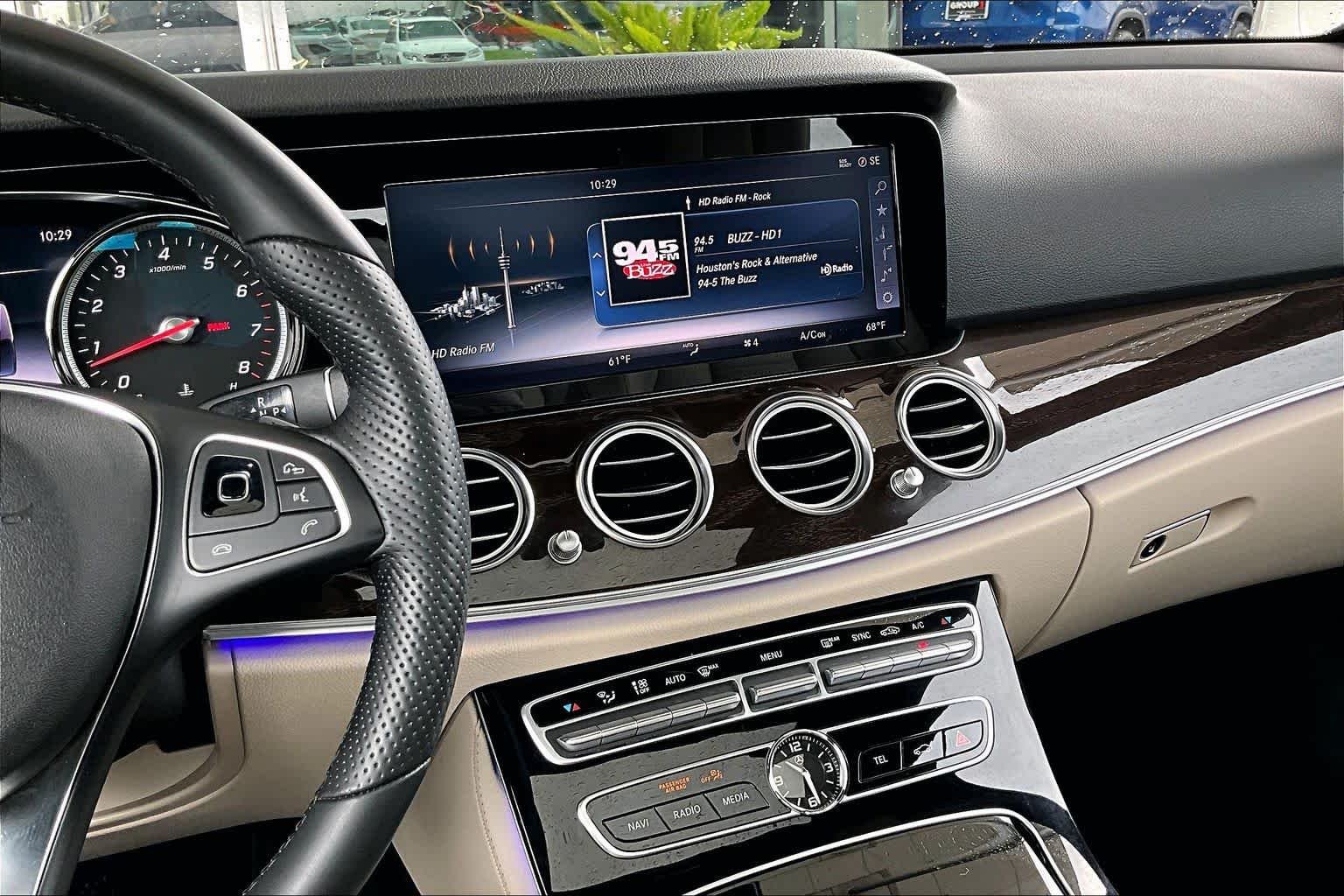 Used 2017 designo Diamond White Metallic Mercedes-Benz E 300 Sport image 7