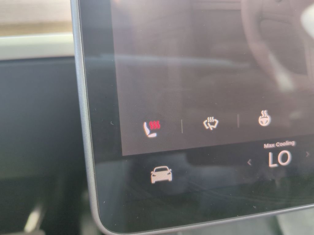 2024 Tesla Model Y Long Range - Photo 28