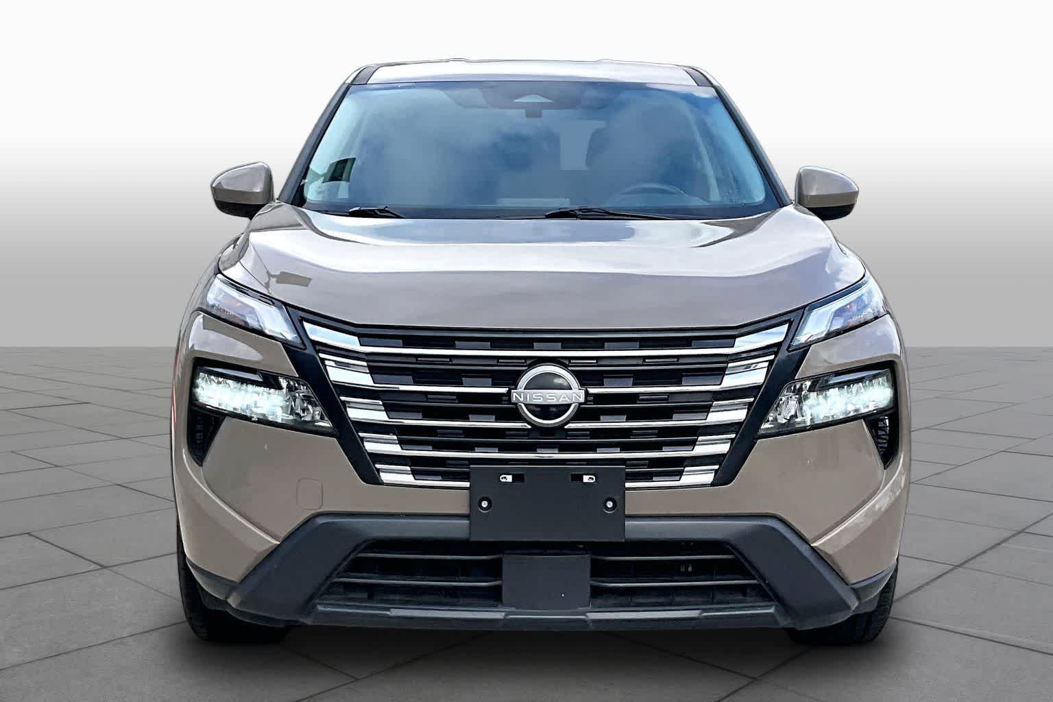 Used 2025 Baja Storm Metallic Nissan SV image 4