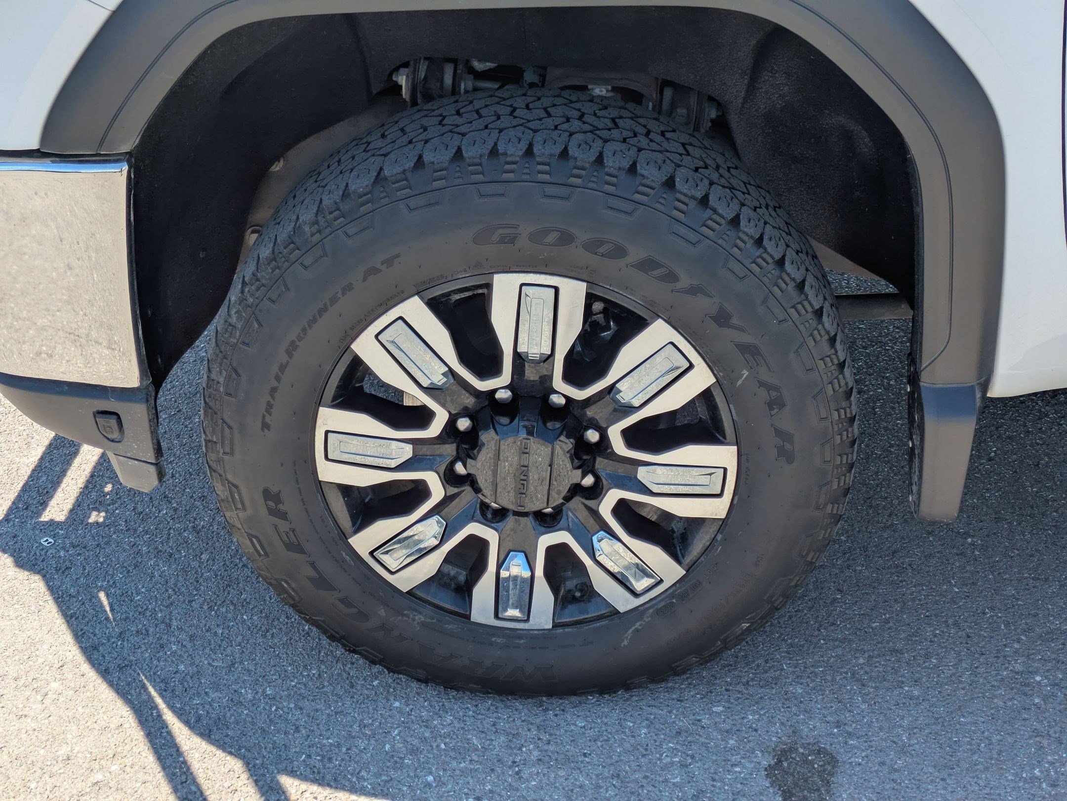 Used 2021 Summit White GMC Base image 11
