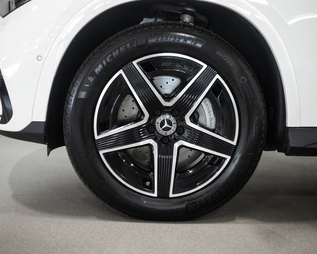 Used 2026 White Mercedes-Benz GLC 300 image 4