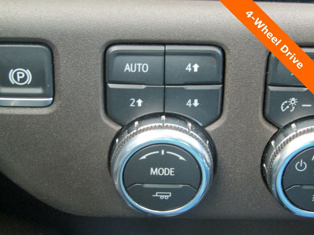 Used 2025 White GMC SLT image 14