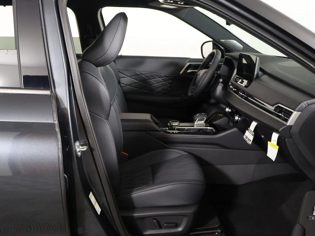 New 2026 Gray Mitsubishi Black Edition image 33