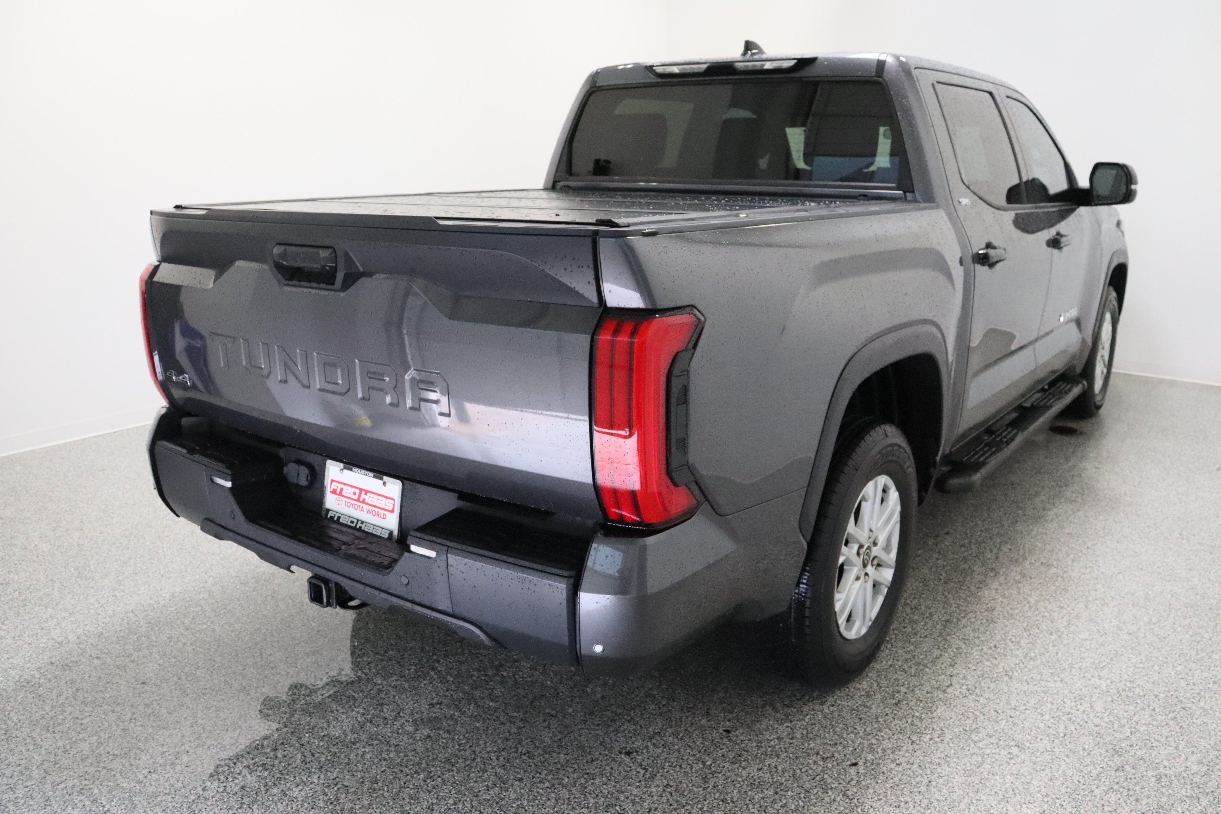 Used 2022 Magnetic Gray Metallic Toyota SR5 3.4T image 7