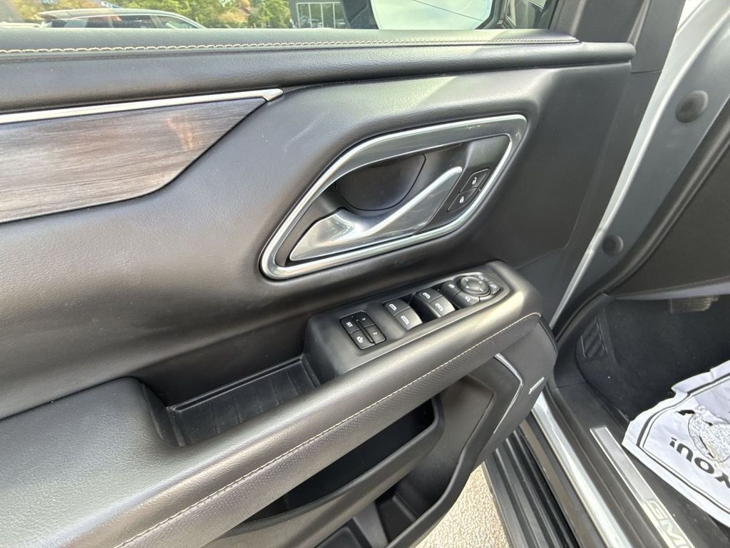 Used 2023 Silver GMC SLT image 13