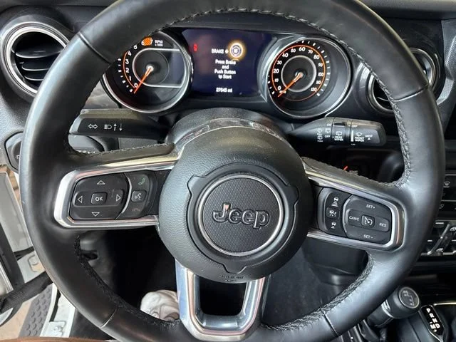 Used 2022 Bright White Clearcoat Jeep Unlimited Sahara Altitude image 20