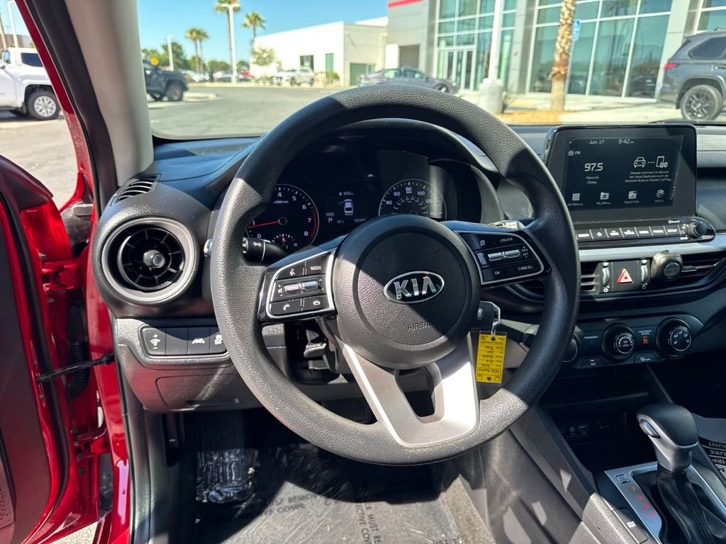 Used 2021 Red Kia LXS image 13
