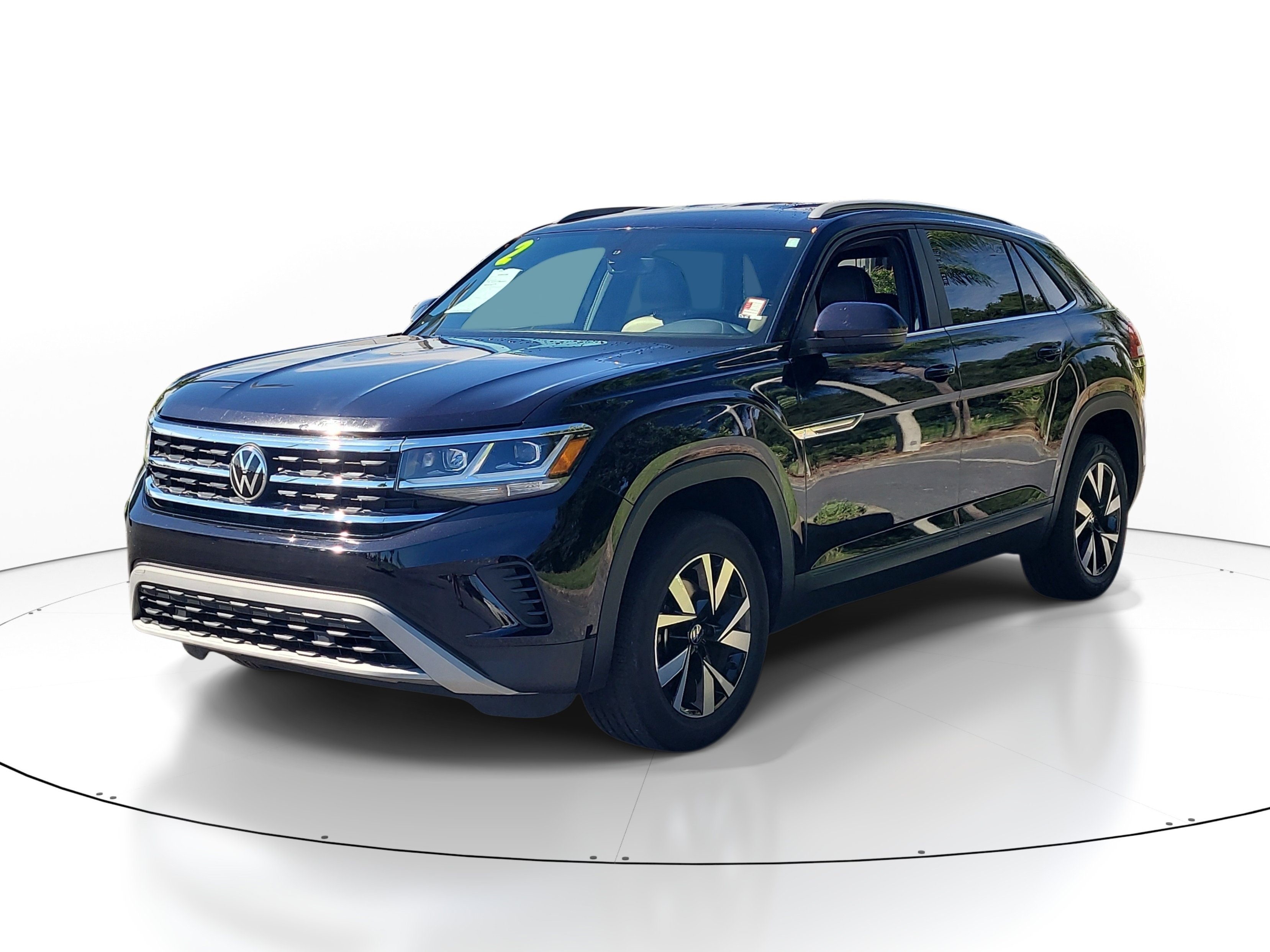 Used 2022  Volkswagen 2.0T SE image 3