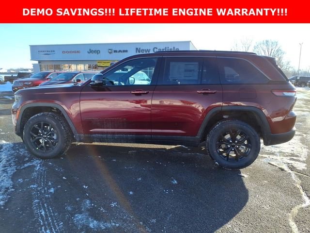 New 2026 Velvet Red Pearl-Coat Exterior Paint Jeep Altitude image 4