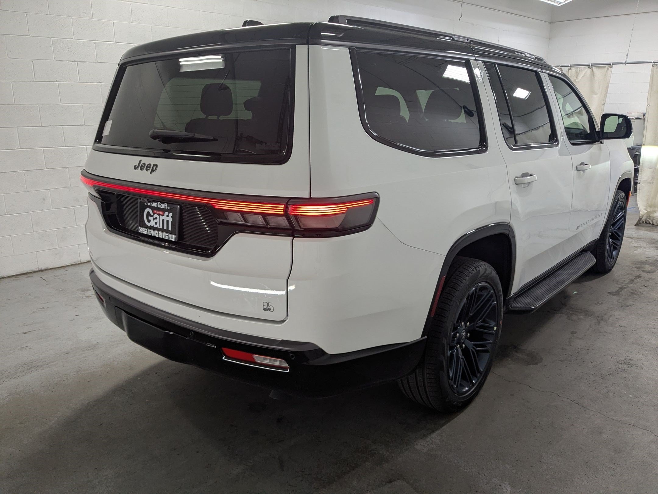 New 2026 Bright White Clear-Coat Exterior Paint Jeep 85th Anniversary image 4