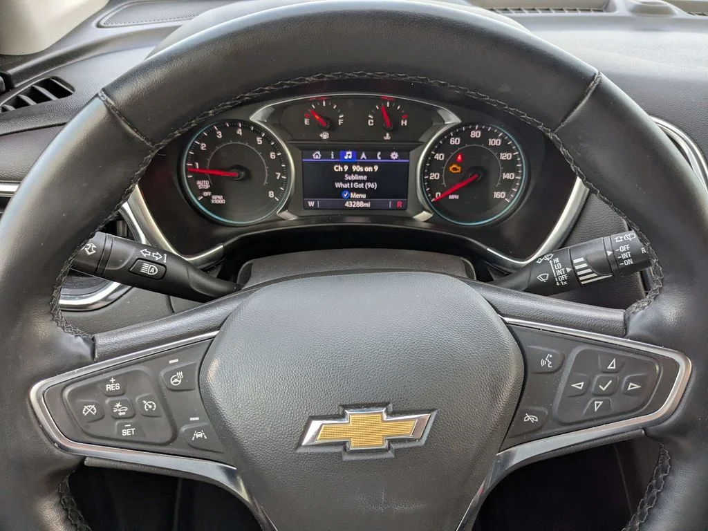 Used 2024 White Chevrolet LT image 30