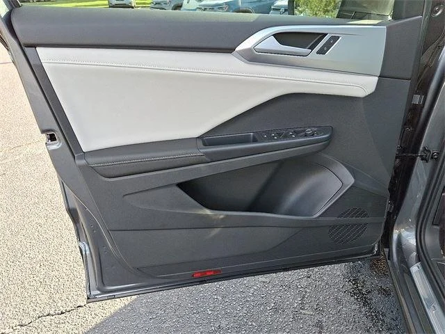 2025 Volkswagen Taos SE - Photo 8