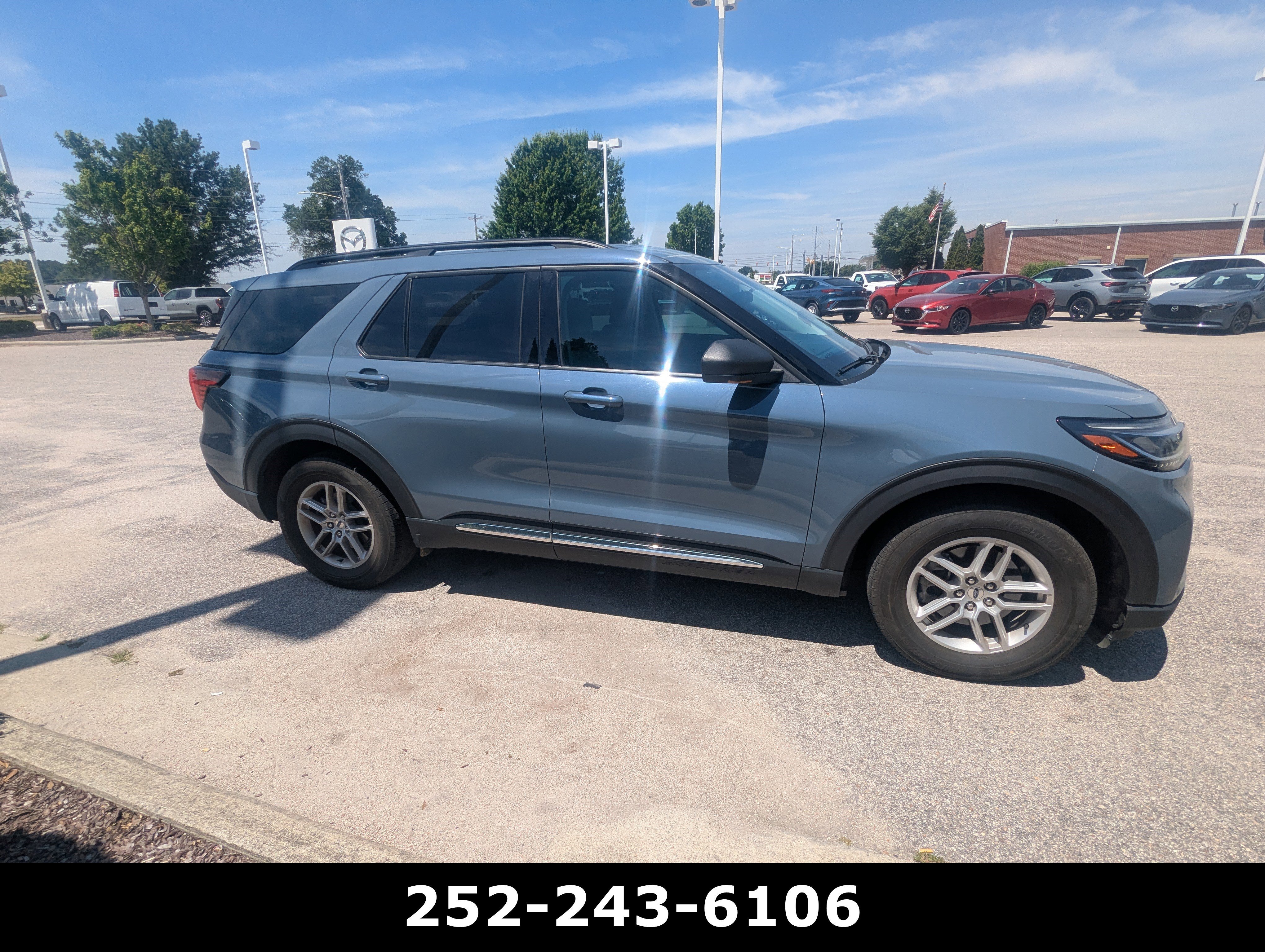 Used 2025 Vapor Blue Ford Active image 4
