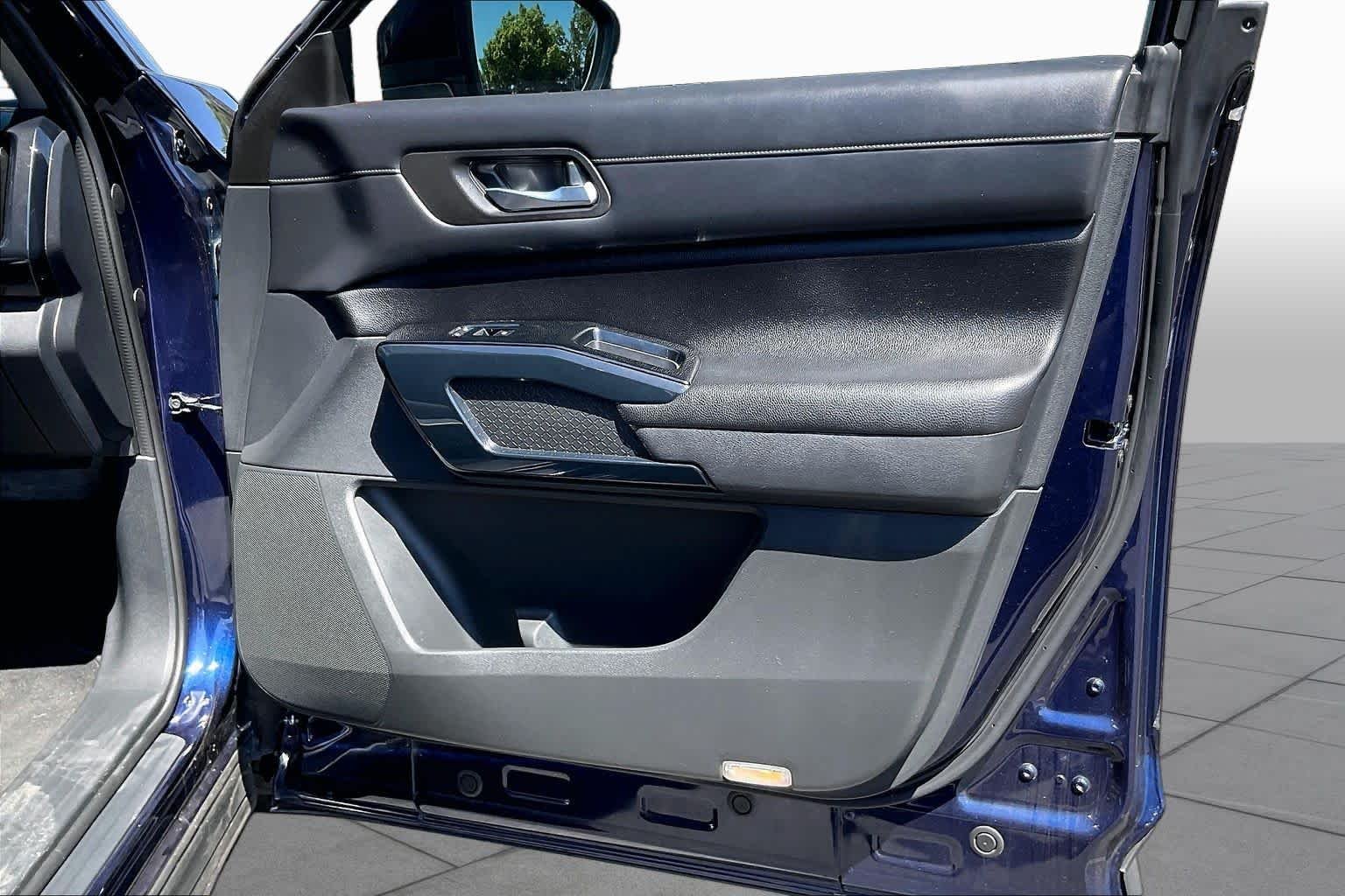 Used 2022 Deep Ocean Blue Pearl Nissan SV image 22