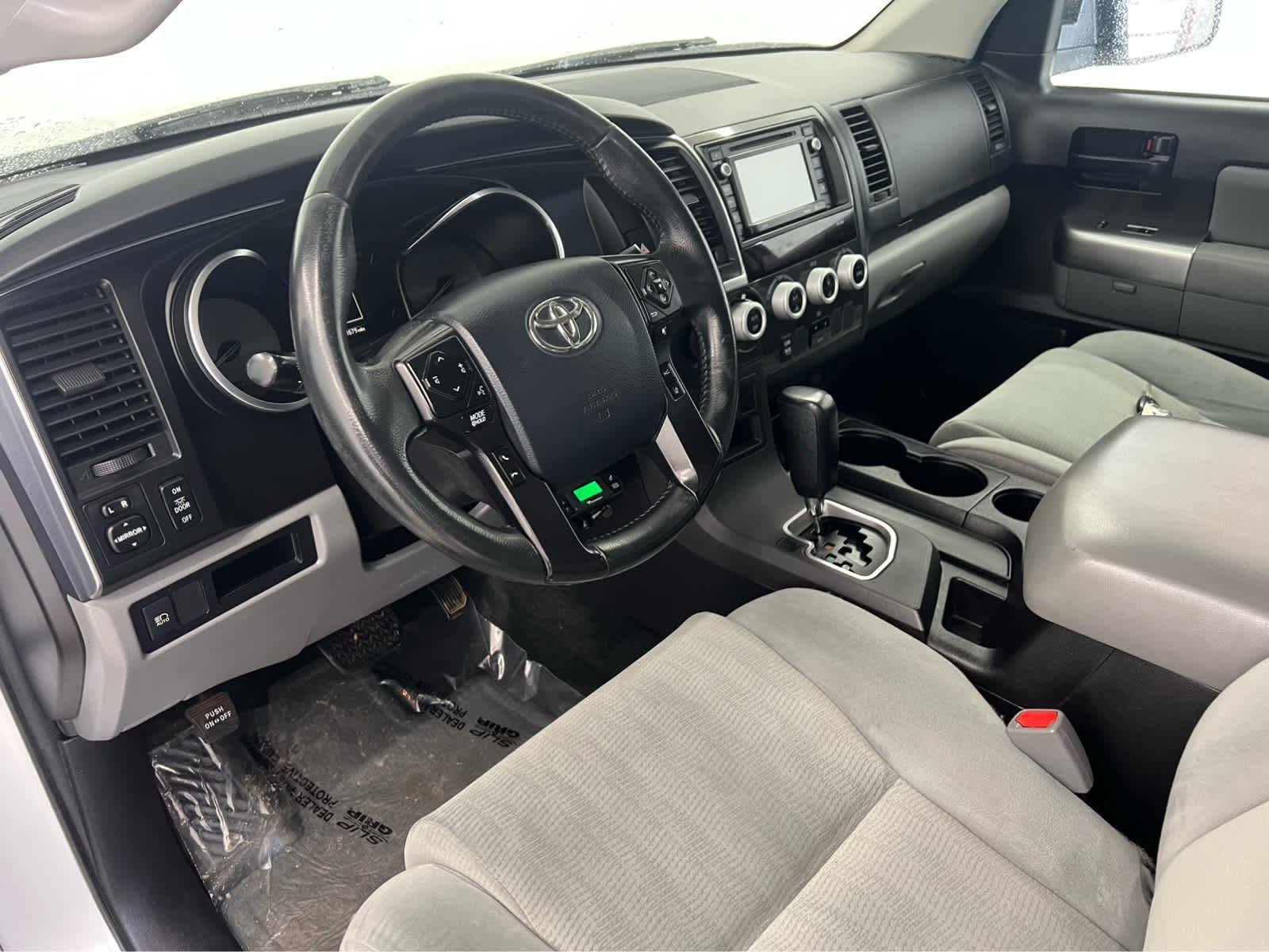 Used 2018 Super White Toyota SR5 image 14