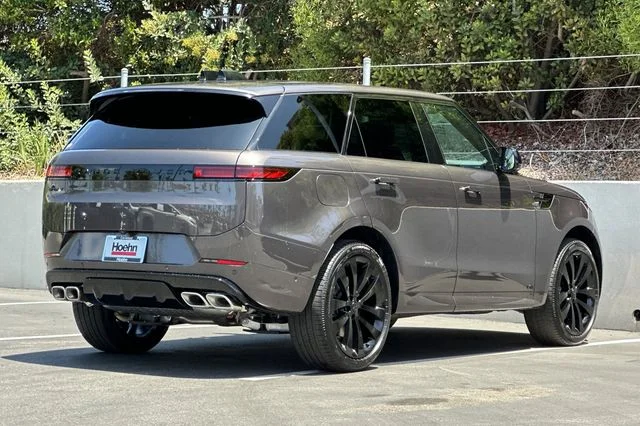 New 2026 Charente Grey Land Rover Dynamic SE image 5