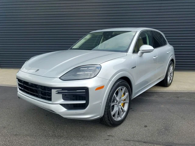 New 2025 Porsche Cayenne E-Hybrid Turbo AWD 4D Sport Utility