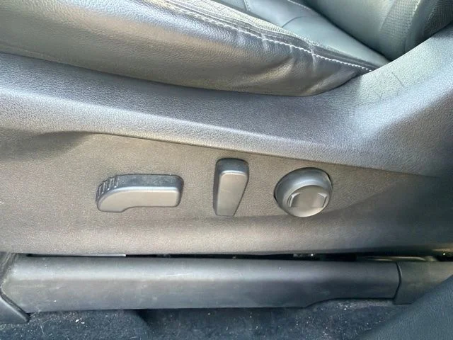 Used 2021 Silver Subaru Limited image 11