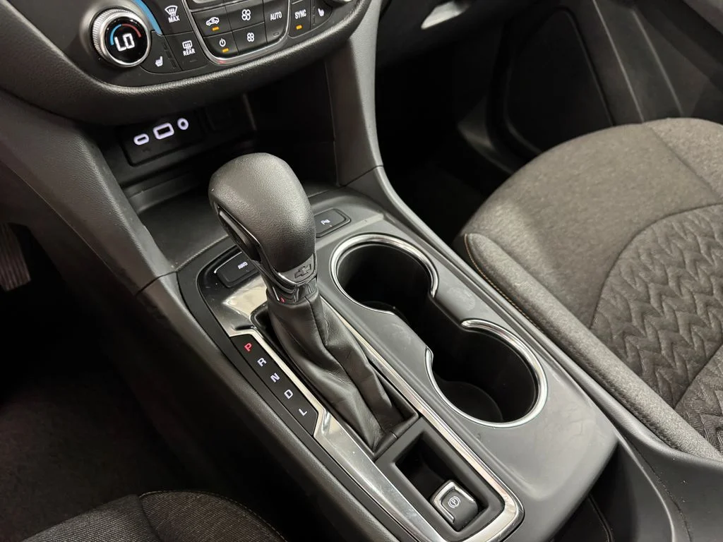 Used 2024 White Chevrolet LT image 23