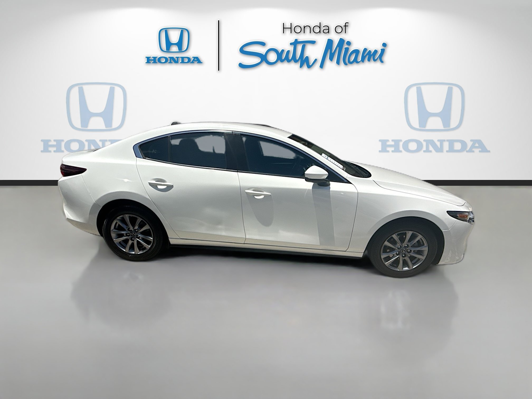 Used 2020 Snowflake White Pearl Mica Mazda  image 8