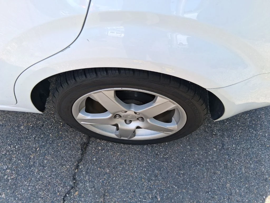 Used 2014 White Chevrolet LTZ image 9