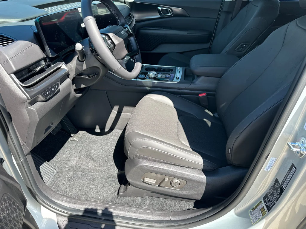 New 2027 Silver Kia SX image 9