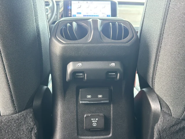 Used 2024 White/off-white Jeep Sahara image 29