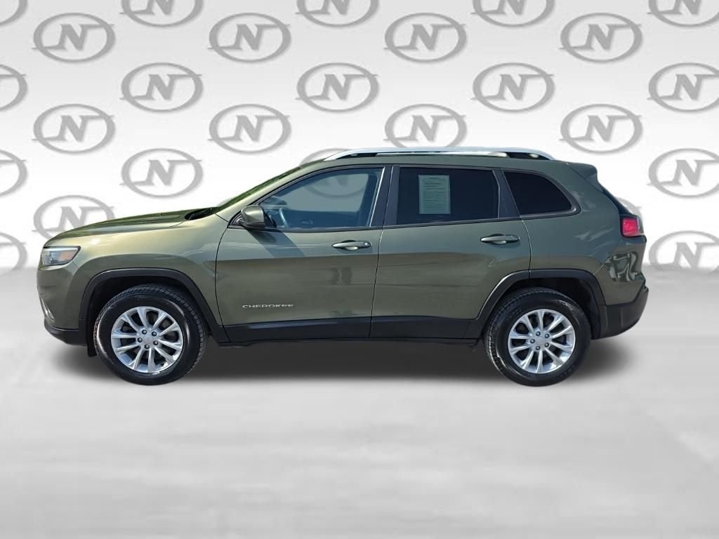 Used 2021 Green Jeep Latitude image 9
