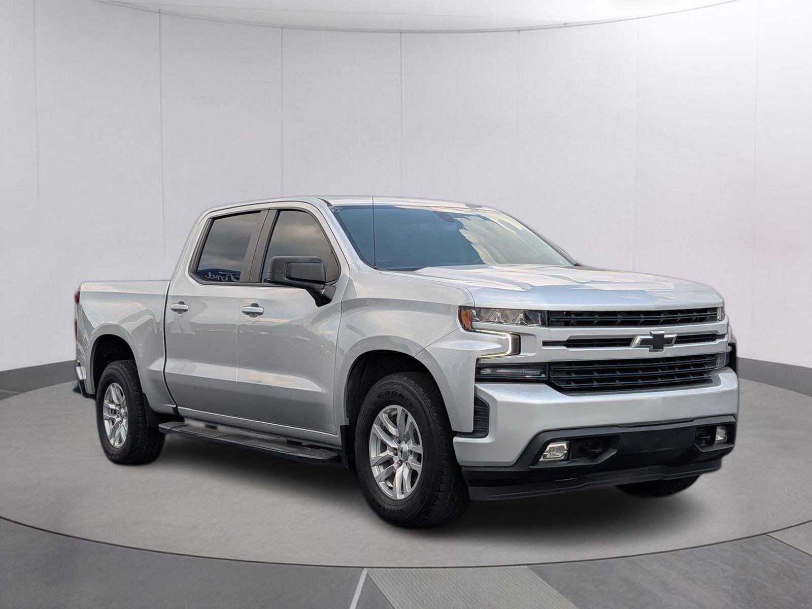 Used 2021 Silver Ice Metallic Chevrolet RST image 8
