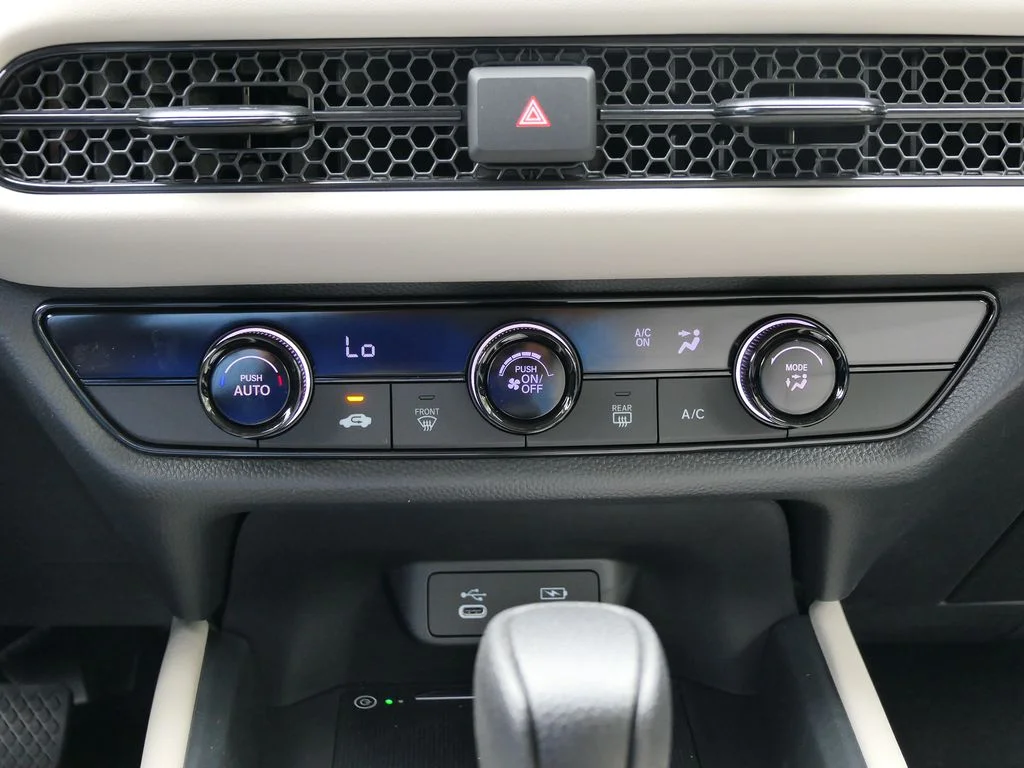 New 2027 Platinum White Pearl Honda LX image 24
