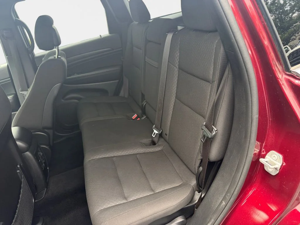 Used 2021 Red Jeep Laredo E image 9