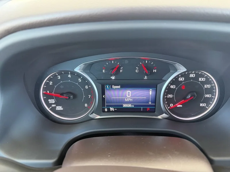 Used 2022 Summit White GMC SLE image 9