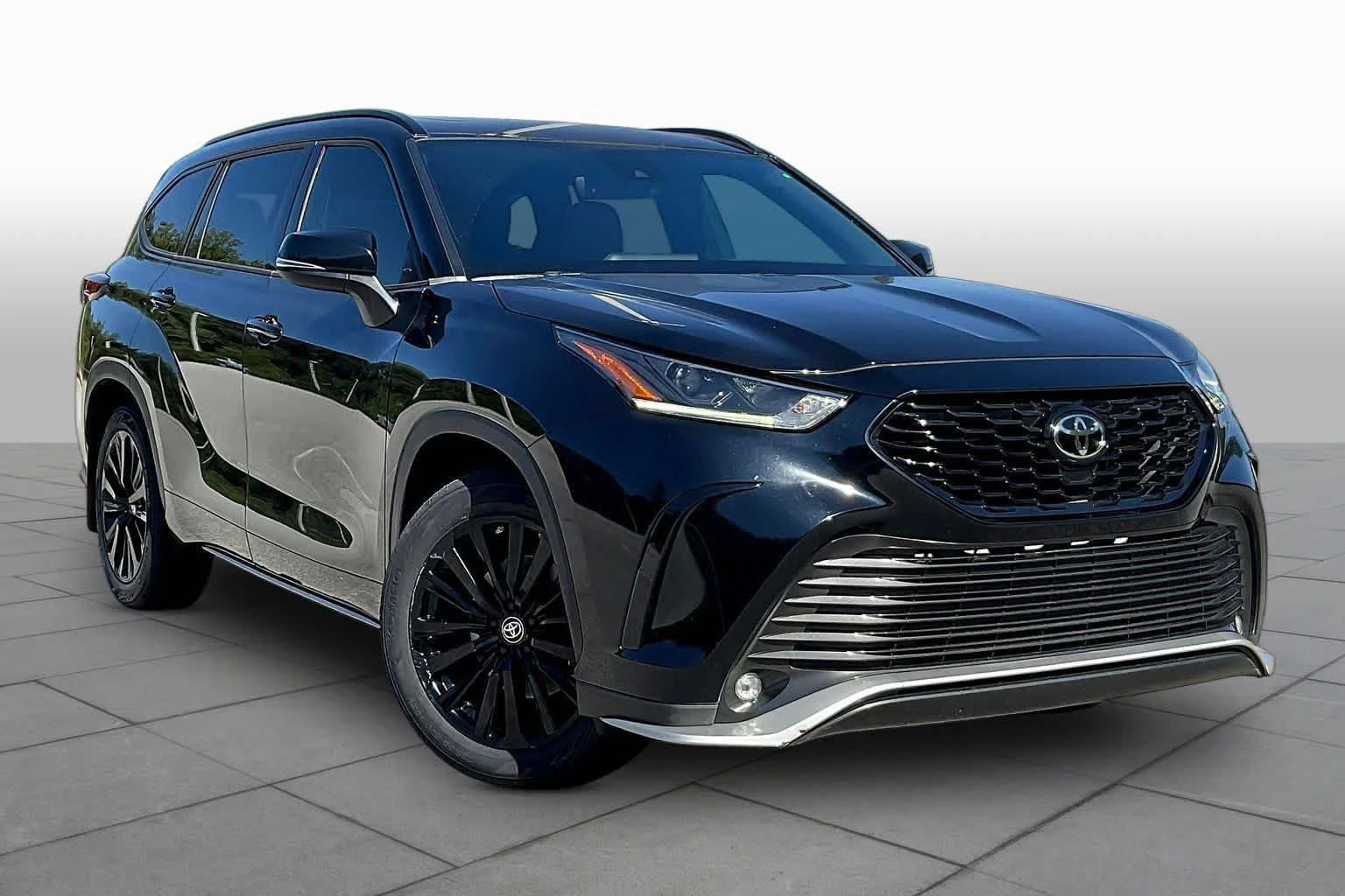 Used 2023 Midnight Black Metallic Toyota XSE image 3