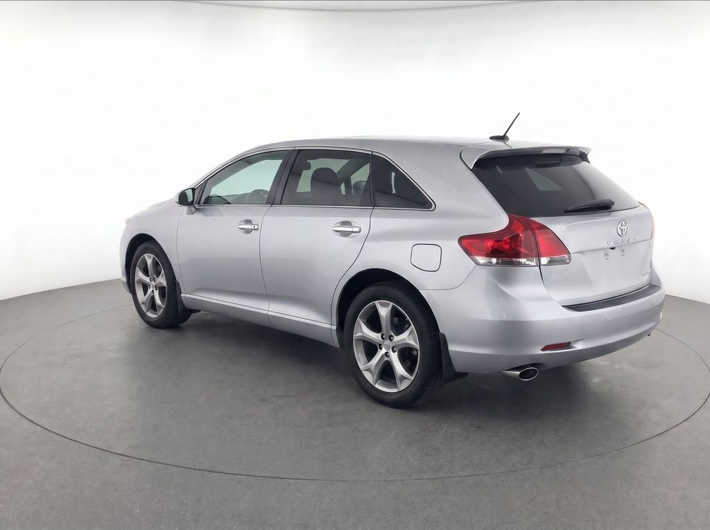 Used 2015 Silver Toyota Limited image 3