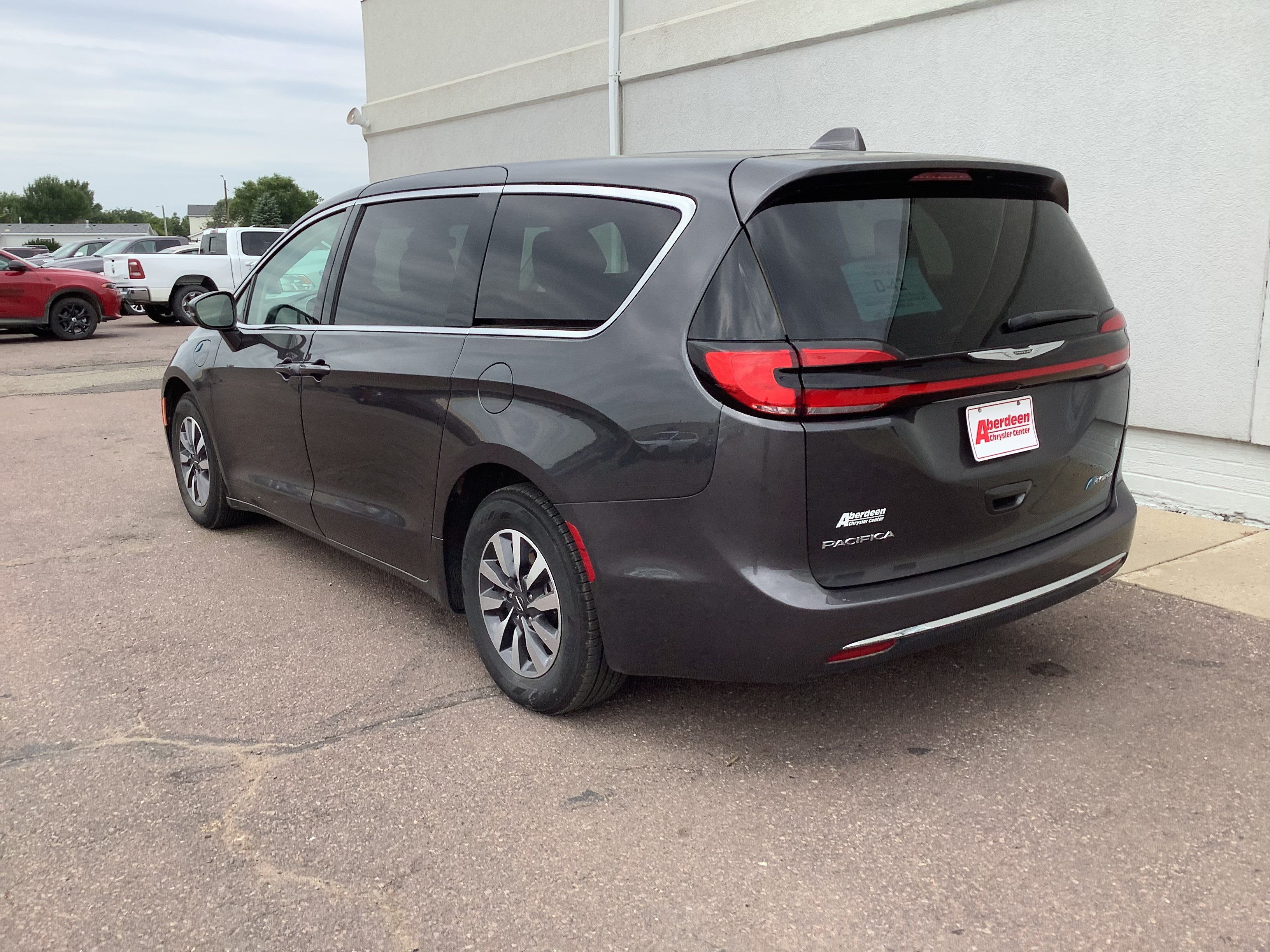 Used 2022 Gray Chrysler Touring L image 7