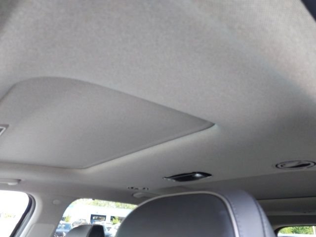 Used 2021 Black Hyundai Limited image 15