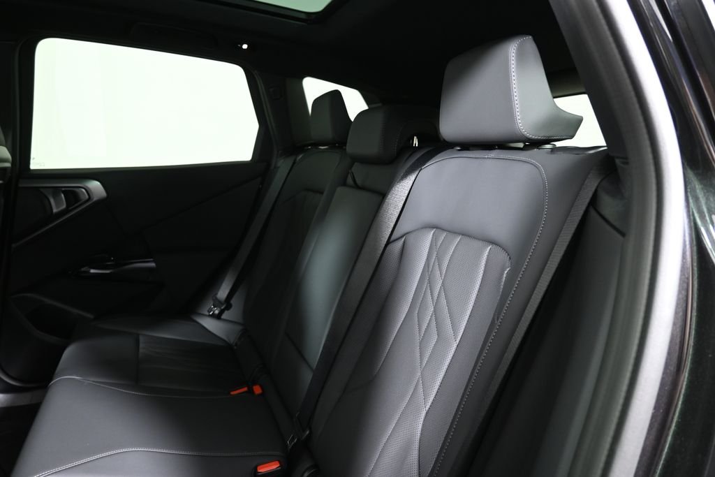 Used 2026 Dark Graphite BMW 30 xDrive image 4