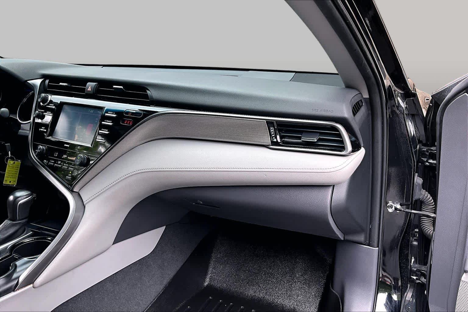 Used 2020 Midnight Black Metallic Toyota SE image 18