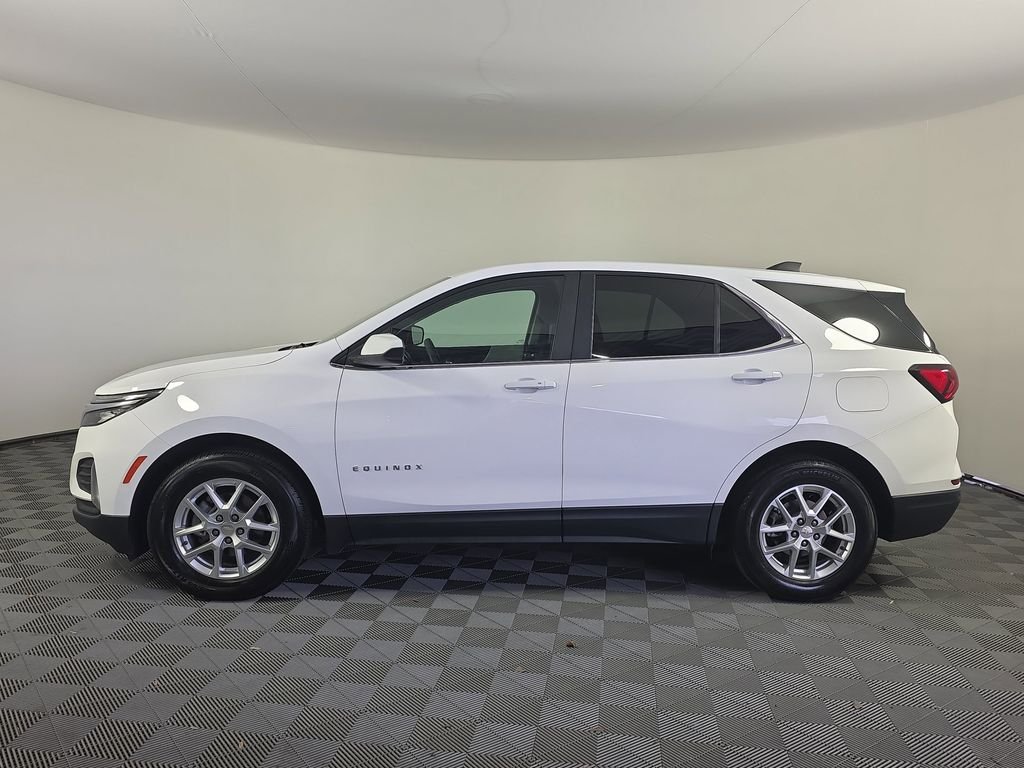 Used 2022 White Chevrolet LT image 4