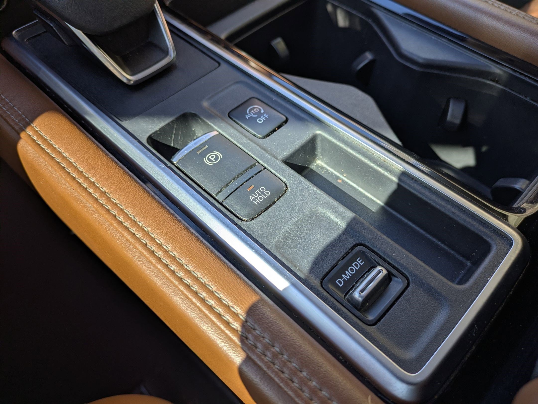 Used 2022 Gray Nissan Platinum 2WD image 23