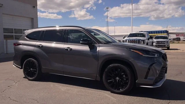 Used 2025 Gray Toyota XSE image 3