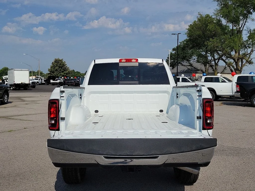 2025 RAM 2500 Tradesman - Photo 8