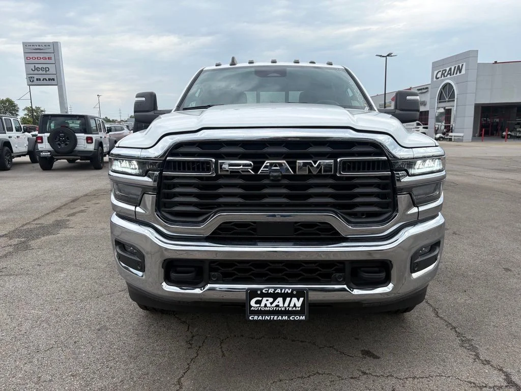 New 2025 Bright White Clear-Coat Exterior Paint RAM Tradesman image 2