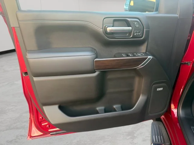 Used 2019 Red GMC SLT image 9