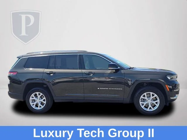 Used 2023  Jeep Limited image 4