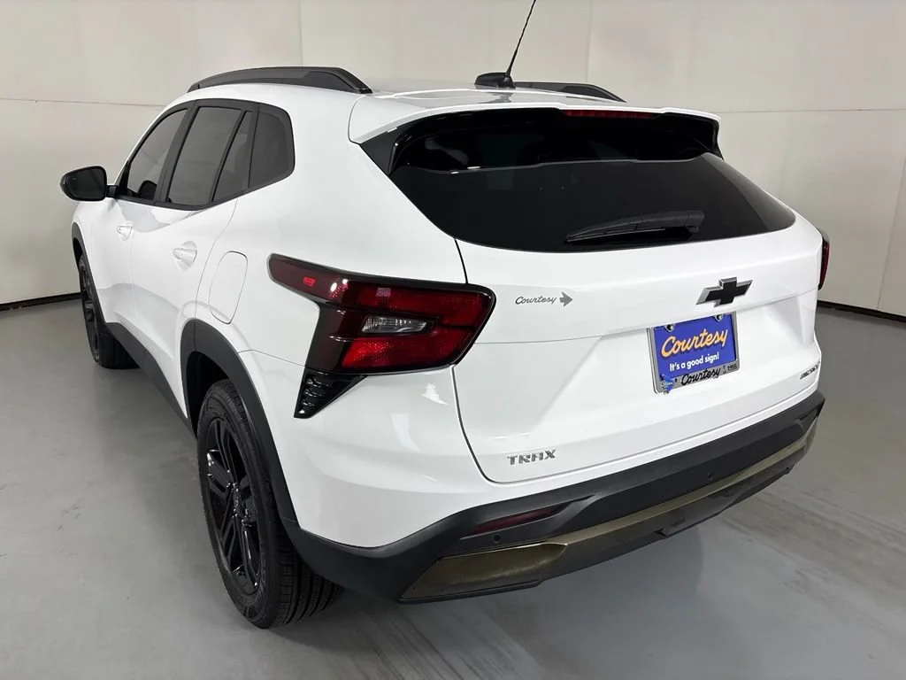 New 2026 Summit White Chevrolet ACTIV image 7